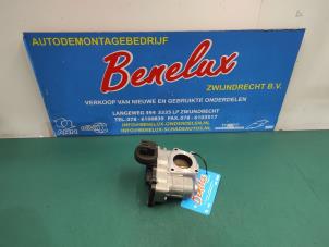 Gebruikte Gasklephuis Nissan Micra (K12) 1.2 16V Prijs op aanvraag aangeboden door Benelux Zwijndrecht B.V.