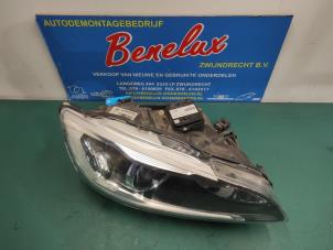 Begagnade Strålkastare, höger Volvo V60 I (FW/GW) 2.0 D2 16V Pris € 150,00 Marginaltabell erbjuds av Benelux Zwijndrecht B.V.