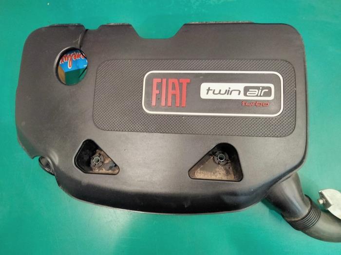Luchtfilterhuis van een Fiat 500 (312) 0.9 TwinAir 85 2013