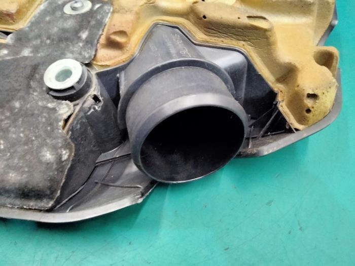 Luchtfilterhuis van een Fiat 500 (312) 0.9 TwinAir 85 2013