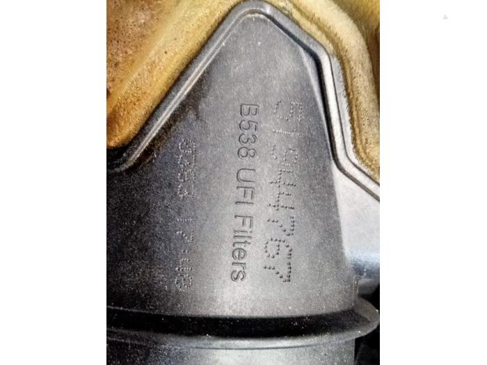 Luchtfilterhuis van een Fiat 500 (312) 0.9 TwinAir 85 2013