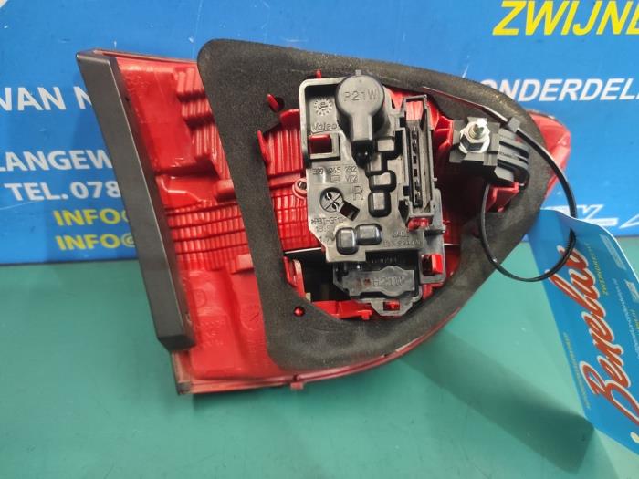 Baklykta, höger från en Seat Exeo ST (3R5) 1.8 TSI 16V 2011