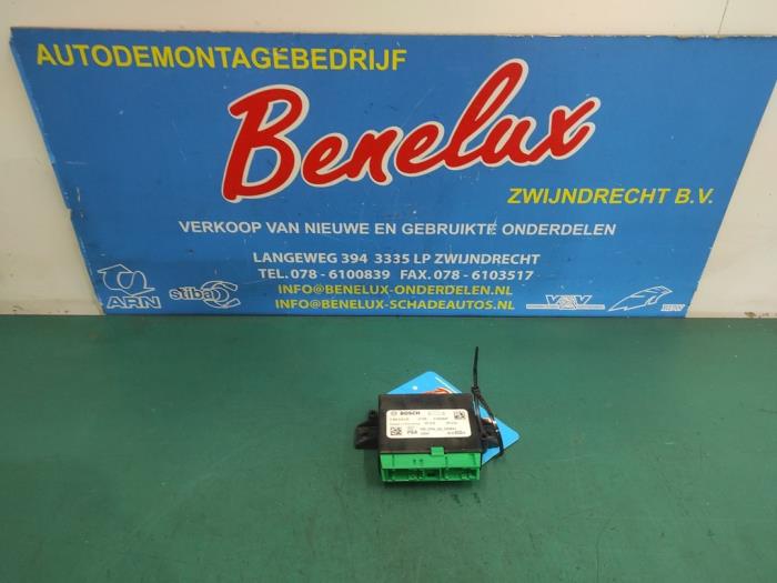 PDC-modul från en Opel Vivaro 2.0 Diesel 145 2022