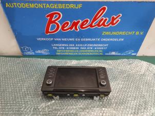 Begagnade Navigeringsdisplay Seat Ateca (5FPX) 1.4 TSI 16V Pris på förfrågan erbjuds av Benelux Zwijndrecht B.V.