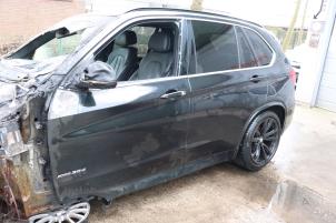 Używane Drzwi lewe przednie wersja 4-drzwiowa BMW X5 (F15) xDrive 35d 3.0 24V Cena € 300,00 Procedura marży oferowane przez Benelux Zwijndrecht B.V.