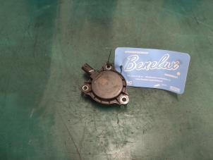 Begagnade Kamaxelsensor Renault Megane IV Estate (RFBK) 1.3 TCE 115 16V Pris på förfrågan erbjuds av Benelux Zwijndrecht B.V.