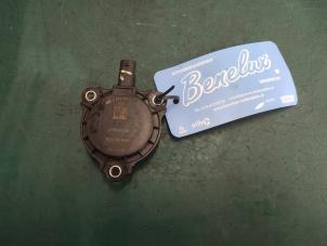 Begagnade Kamaxelsensor Renault Megane IV Estate (RFBK) 1.3 TCE 115 16V Pris på förfrågan erbjuds av Benelux Zwijndrecht B.V.