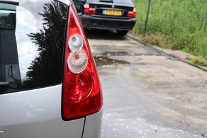 Gebruikte Achterlicht rechts Mazda 5 (CR19) 1.8i 16V Prijs op aanvraag aangeboden door Benelux Zwijndrecht B.V.