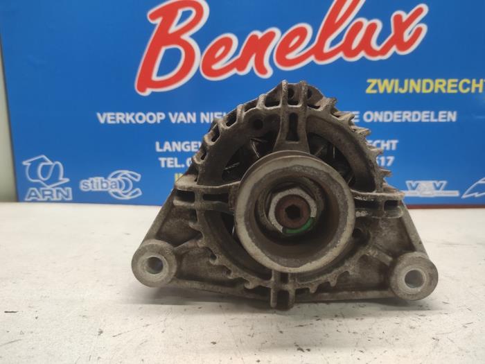 Dynamo från en Opel Agila (A) 1.2 16V Twin Port 2006