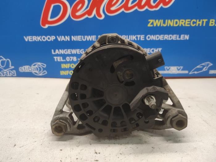 Dynamo från en Opel Agila (A) 1.2 16V Twin Port 2006