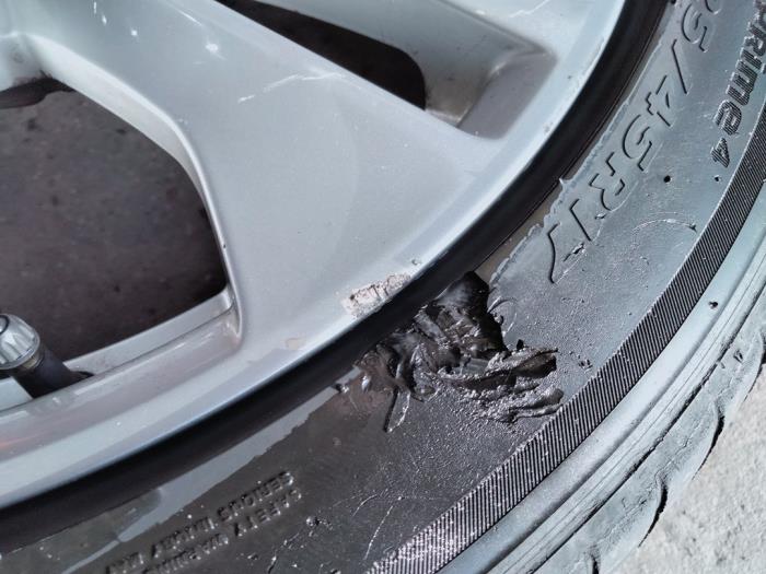 Hjuluppsättning + däck från en Mercedes-Benz C Estate (S204) 2.2 C-220 CDI 16V BlueEfficiency 2013