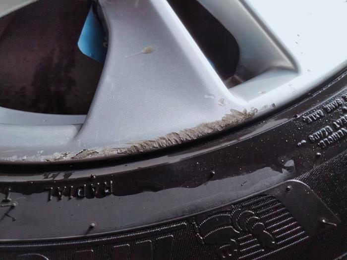 Hjuluppsättning + däck från en Mercedes-Benz C Estate (S204) 2.2 C-220 CDI 16V BlueEfficiency 2013