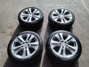 Begagnade Hjuluppsättning + däck Mercedes C Estate (S204) 2.2 C-220 CDI 16V BlueEfficiency Pris € 390,00 Marginaltabell erbjuds av Benelux Zwijndrecht B.V.