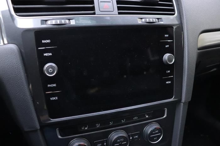 Navigeringssystem från en Volkswagen Golf VII (AUA) 1.6 TDI BMT 16V 2018