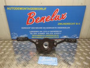 Używane Przelacznik Combi kolumny kierownicy Volkswagen Polo VI (AW1) Cena na żądanie oferowane przez Benelux Zwijndrecht B.V.