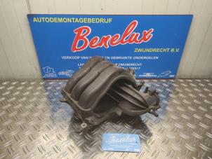 Gebruikte Inlaatspruitstuk Volkswagen Up! (121) 1.0 12V 60 Prijs op aanvraag aangeboden door Benelux Zwijndrecht B.V.