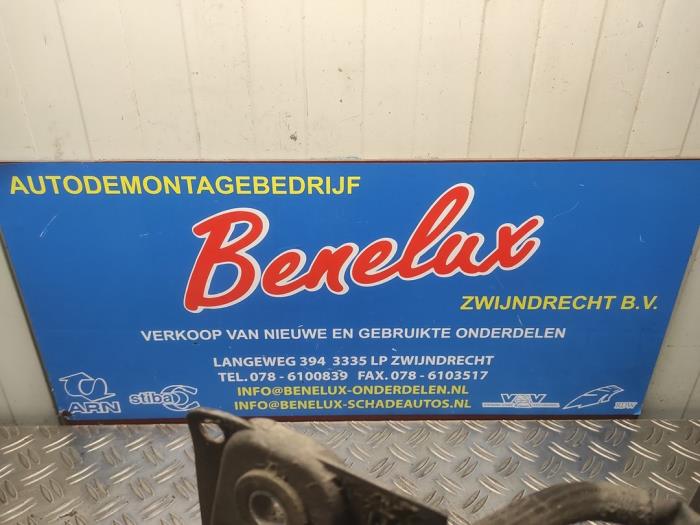 AdBlue-tank från en Ford Transit Connect (PJ2) 1.5 EcoBlue 2018