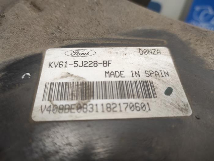 AdBlue-tank från en Ford Transit Connect (PJ2) 1.5 EcoBlue 2018