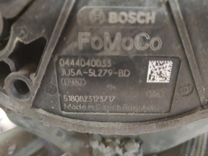 AdBlue-tank från en Ford Transit Connect (PJ2) 1.5 EcoBlue 2018