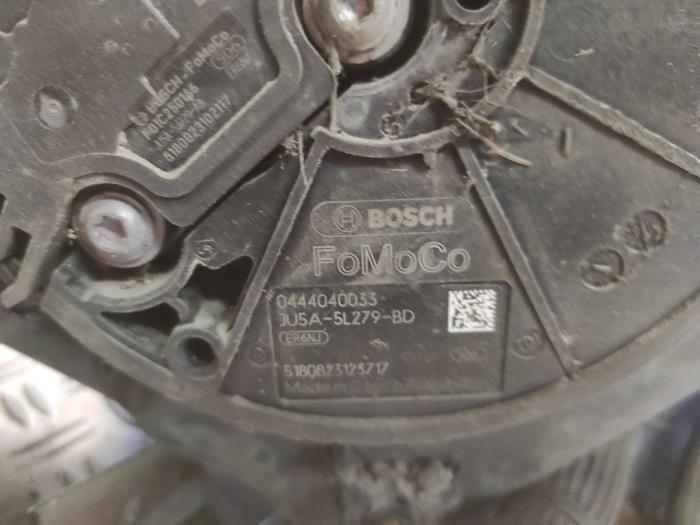 AdBlue-tank från en Ford Transit Connect (PJ2) 1.5 EcoBlue 2018