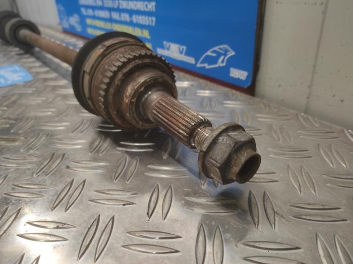 Drivaxel, höger fram från en Suzuki Celerio (LF) 1.0 12V Dualjet 2019