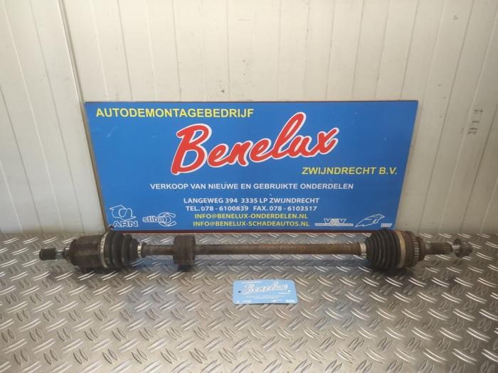 Drivaxel, höger fram från en Suzuki Celerio (LF) 1.0 12V Dualjet 2019