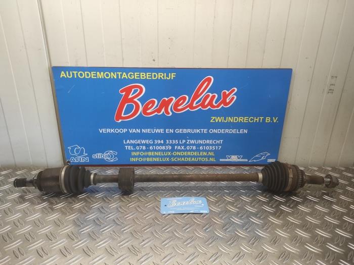 Drivaxel, höger fram från en Suzuki Celerio (LF) 1.0 12V Dualjet 2019