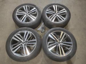 Gebruikte Sportvelgenset + banden Audi Q5 (FYB/FYG) 2.0 50 TFSI e 16V Mild Hybrid Quattro Prijs € 1.750,00 Margeregeling aangeboden door Benelux Zwijndrecht B.V.