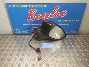 Używane Lusterko zewnetrzne prawe Ford B-Max (JK8) 1.0 EcoBoost 12V 100 Cena € 70,00 Procedura marży oferowane przez Benelux Zwijndrecht B.V.
