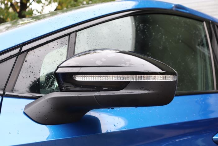 Spiegel Buiten links van een Skoda Enyaq iV Coupe 60 2024