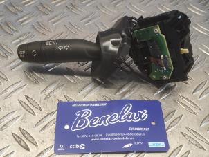 Gebruikte Richtingaanwijzer Schakelaar Opel Corsa F (UB/UH/UP) 1.2 12V 75 Prijs op aanvraag aangeboden door Benelux Zwijndrecht B.V.