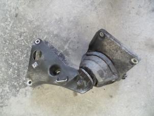 Begagnade Motorfäste BMW 5 serie Touring (E61) 520d 16V Pris på förfrågan erbjuds av Autodemontage Joko B.V.