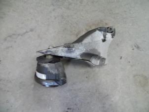 Begagnade Motorfäste BMW 5 serie Touring (E61) 520d 16V Pris på förfrågan erbjuds av Autodemontage Joko B.V.