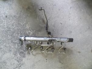 Begagnade Bränsleinsprutningsmunstycke BMW 5 serie Touring (E61) 520d 16V Pris på förfrågan erbjuds av Autodemontage Joko B.V.