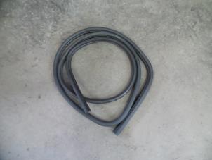 Begagnade Dörrtätning, 2-dörrars, höger Ford Focus 2 2.5 20V ST Pris på förfrågan erbjuds av Autodemontage Joko B.V.