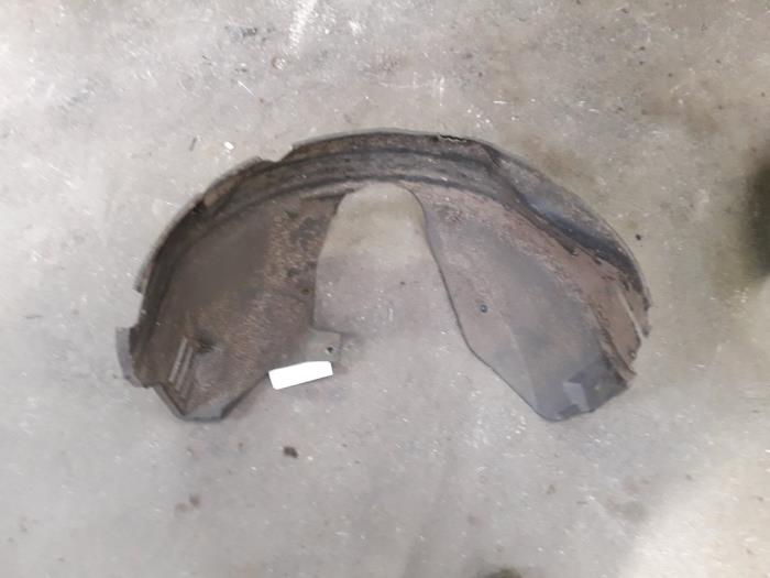 Wielkuip van een Ford Fiesta 4 1.3i 2001