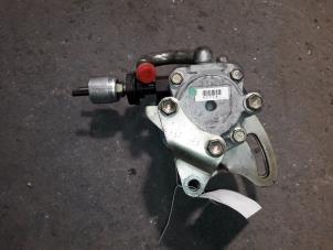 Begagnade Servostyrningspump Daihatsu Terios (J1) 1.3 16V 4x4 Pris på förfrågan erbjuds av Autodemontage Joko B.V.