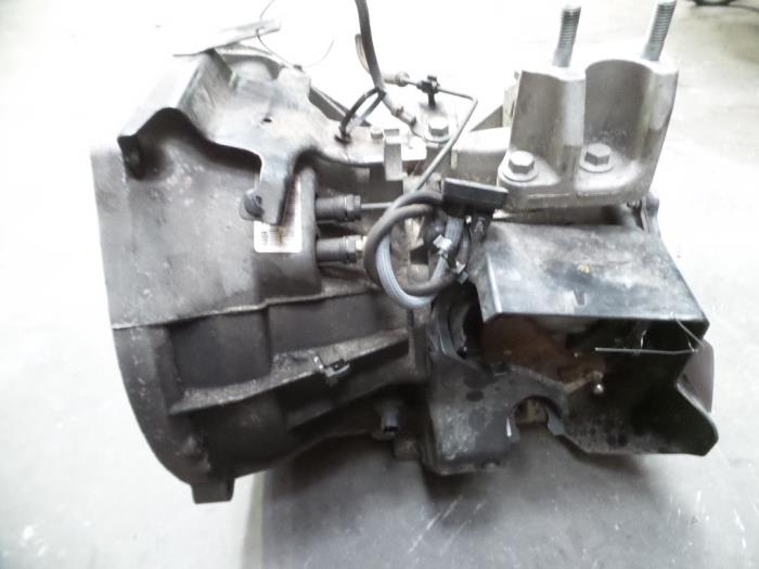 Växellåda från en Ford Fiesta 6 (JA8) 1.4 TDCi 2012