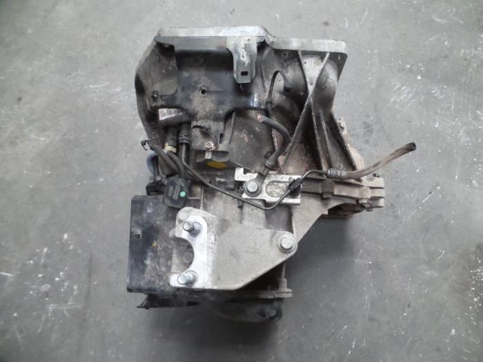 Växellåda från en Ford Fiesta 6 (JA8) 1.4 TDCi 2012