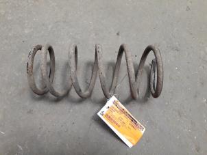 Begagnade Bakre spolfjäder Daihatsu Terios (J1) 1.3 16V 4x4 Pris på förfrågan erbjuds av Autodemontage Joko B.V.