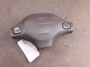 Begagnade Vänster airbag (ratt) Daihatsu Terios (J1) 1.3 16V 4x4 Pris på förfrågan erbjuds av Autodemontage Joko B.V.