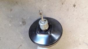 Begagnade Bromsservo Renault Twingo II (CN) 1.2 16V Pris på förfrågan erbjuds av Autodemontage Joko B.V.