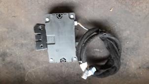 Begagnade Radiomodul Renault Twingo II (CN) 1.2 16V Pris på förfrågan erbjuds av Autodemontage Joko B.V.