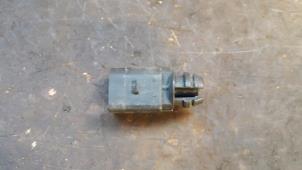 Begagnade Utetemperatursensor Skoda Yeti (5LAC) 1.6 TDI Greenline Pris på förfrågan erbjuds av Autodemontage Joko B.V.