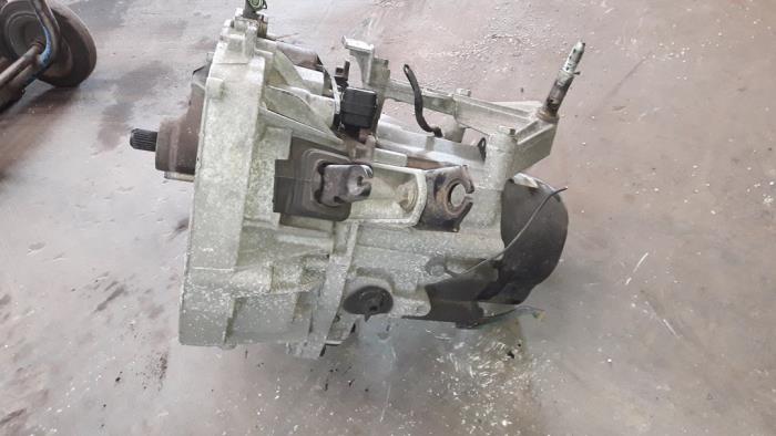 Växellåda från en Renault Clio II (BB/CB) 1.2 Societe 2002