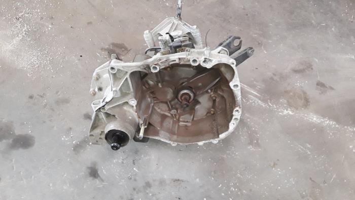 Växellåda från en Renault Clio II (BB/CB) 1.2 Societe 2002