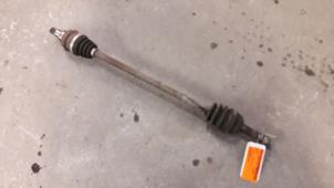 Begagnade Drivaxel, höger fram Daihatsu Cuore (L251/271/276) 1.0 12V Pris på förfrågan erbjuds av Autodemontage Joko B.V.