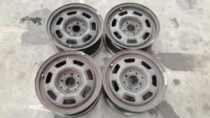 Begagnade Hjuluppsättning Seat Cordoba Vario (6K5) 1.6i Pris på förfrågan erbjuds av Autodemontage Joko B.V.