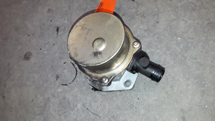 Vakuumpump (diesel) från en Renault Clio II Societe (SB) 1.5 dCi 68 2006