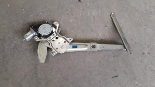 Gebruikte Ruitmechaniek 2Deurs links-voor Suzuki Alto 1.0 12V Prijs op aanvraag aangeboden door Autodemontage Joko B.V.